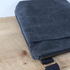 Spacious and Durable Crossbody Canvas Bag Your Perfect Companion for Everyday Adventures