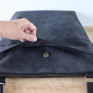 Spacious and Durable Crossbody Canvas Bag Your Perfect Companion for Everyday Adventures