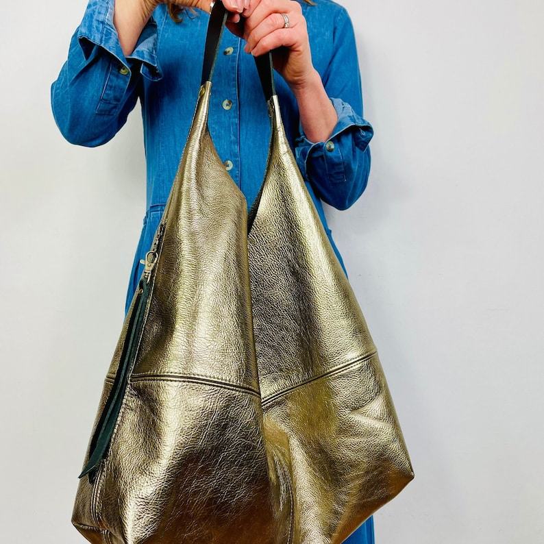 Spacious and Stylish The Ultimate Leather Hobo Shoulder Bag with Secure Zip Pocket