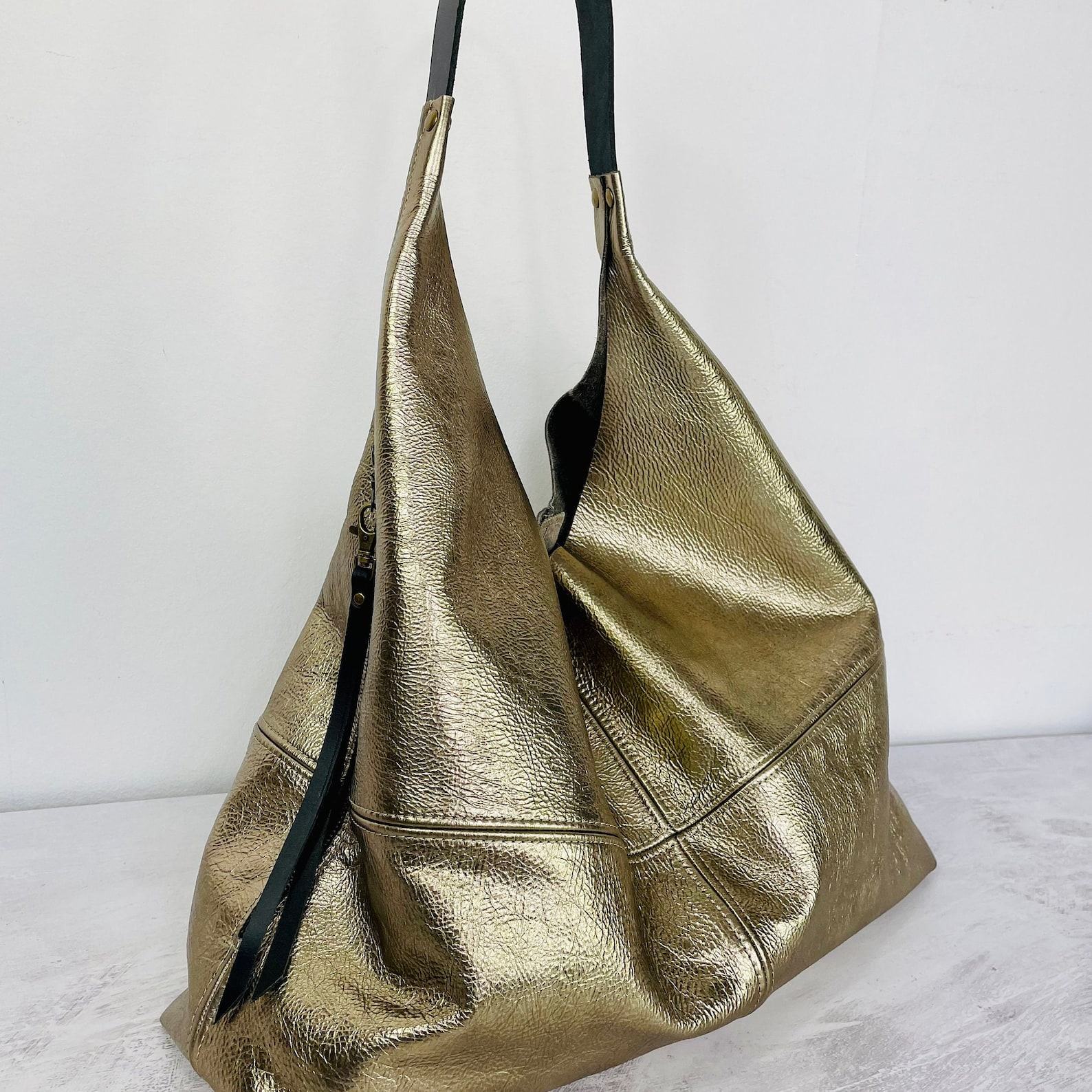 Spacious and Stylish The Ultimate Leather Hobo Shoulder Bag with Secure Zip Pocket