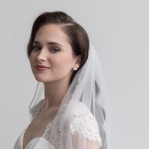 Sparkling Elegance Crystal-Embellished Wedding Veils for a Shimmering Bridal Look