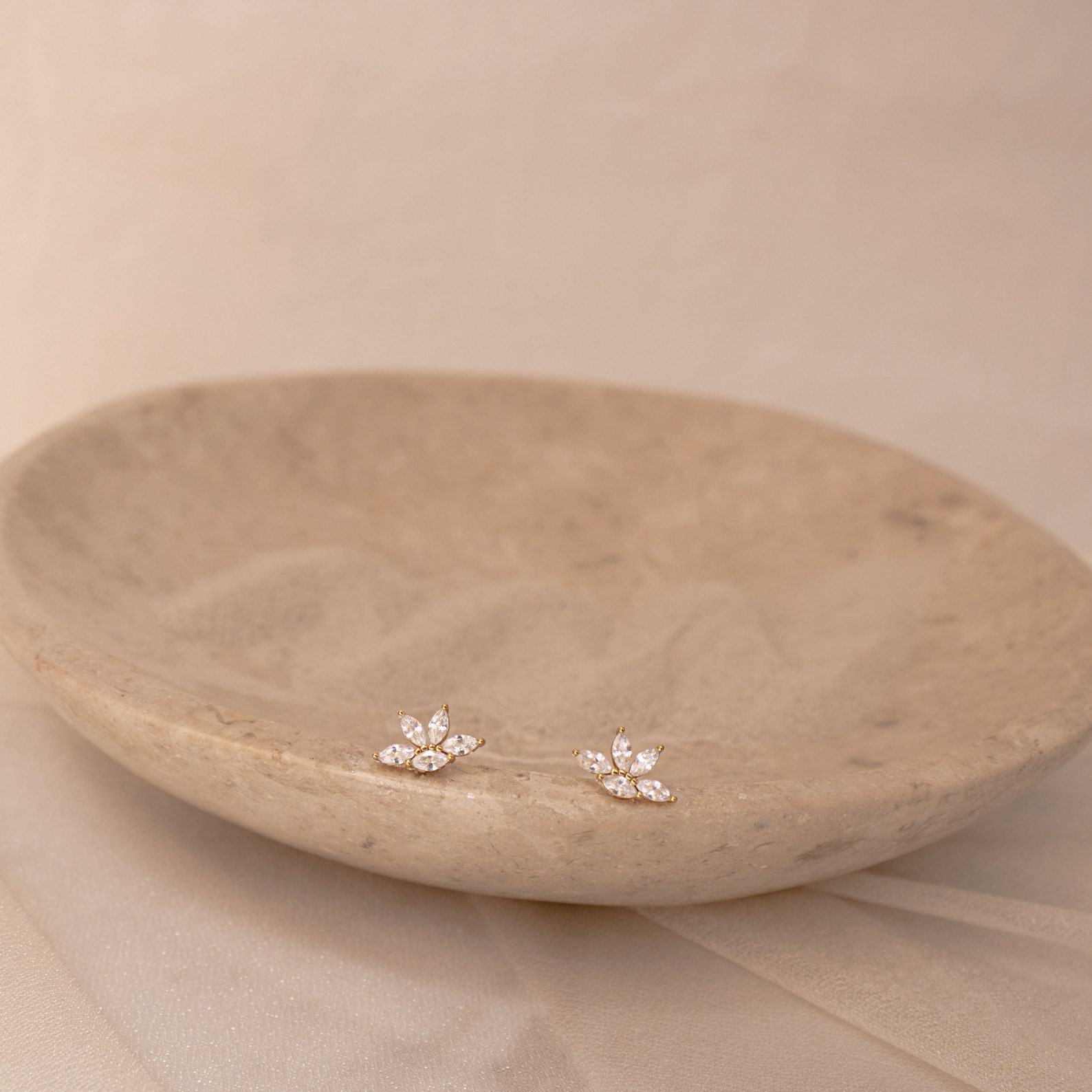 Sparkling Elegance Marquise Diamond Earrings in Shimmering Gold