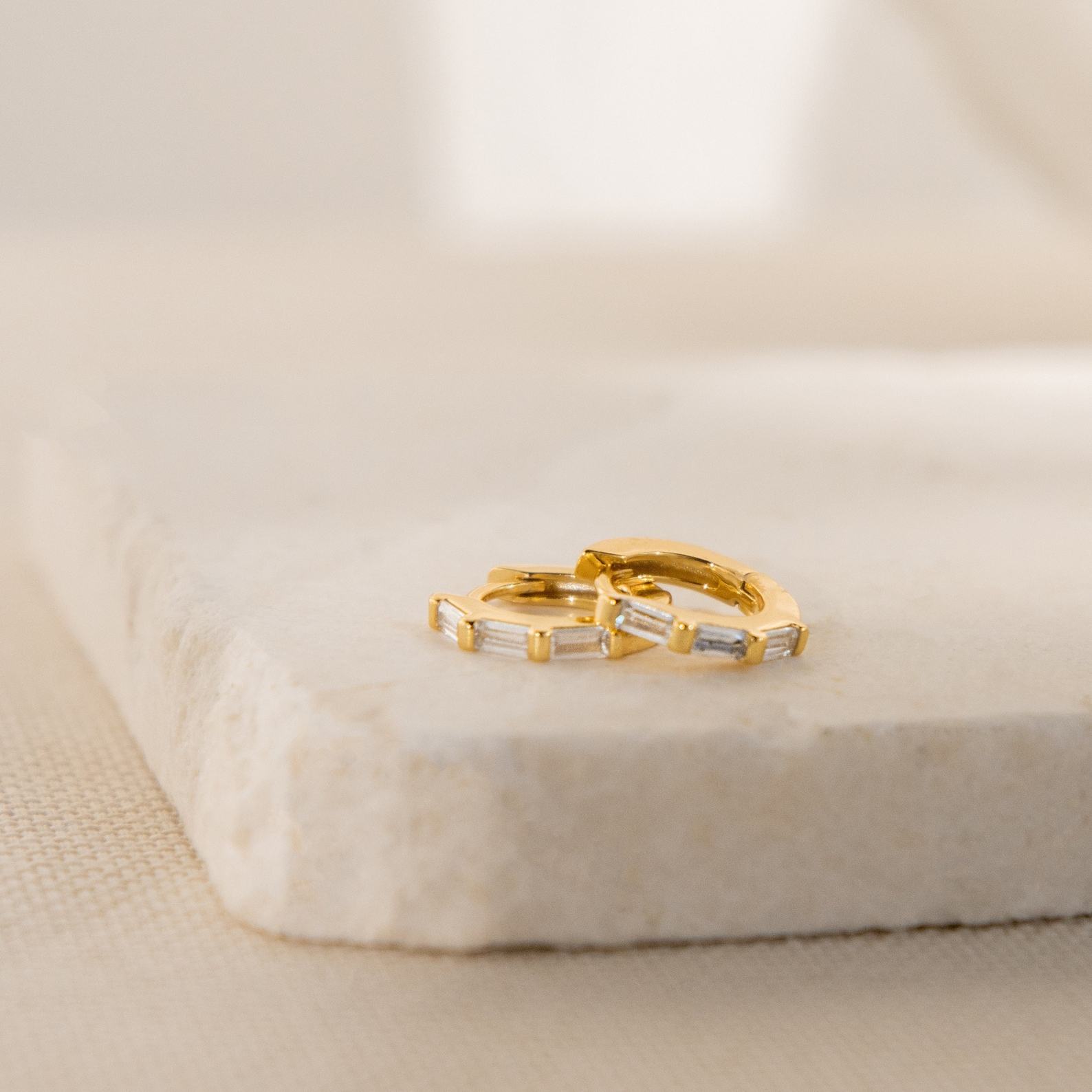 Sparkling Embrace Caitlyn’s Diamond Huggie Earrings – Minimalist Gold Hoops for Timeless Elegance