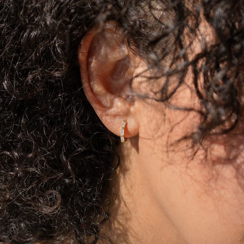 Sparkling Embrace Caitlyn’s Diamond Huggie Earrings – Minimalist Gold Hoops for Timeless Elegance