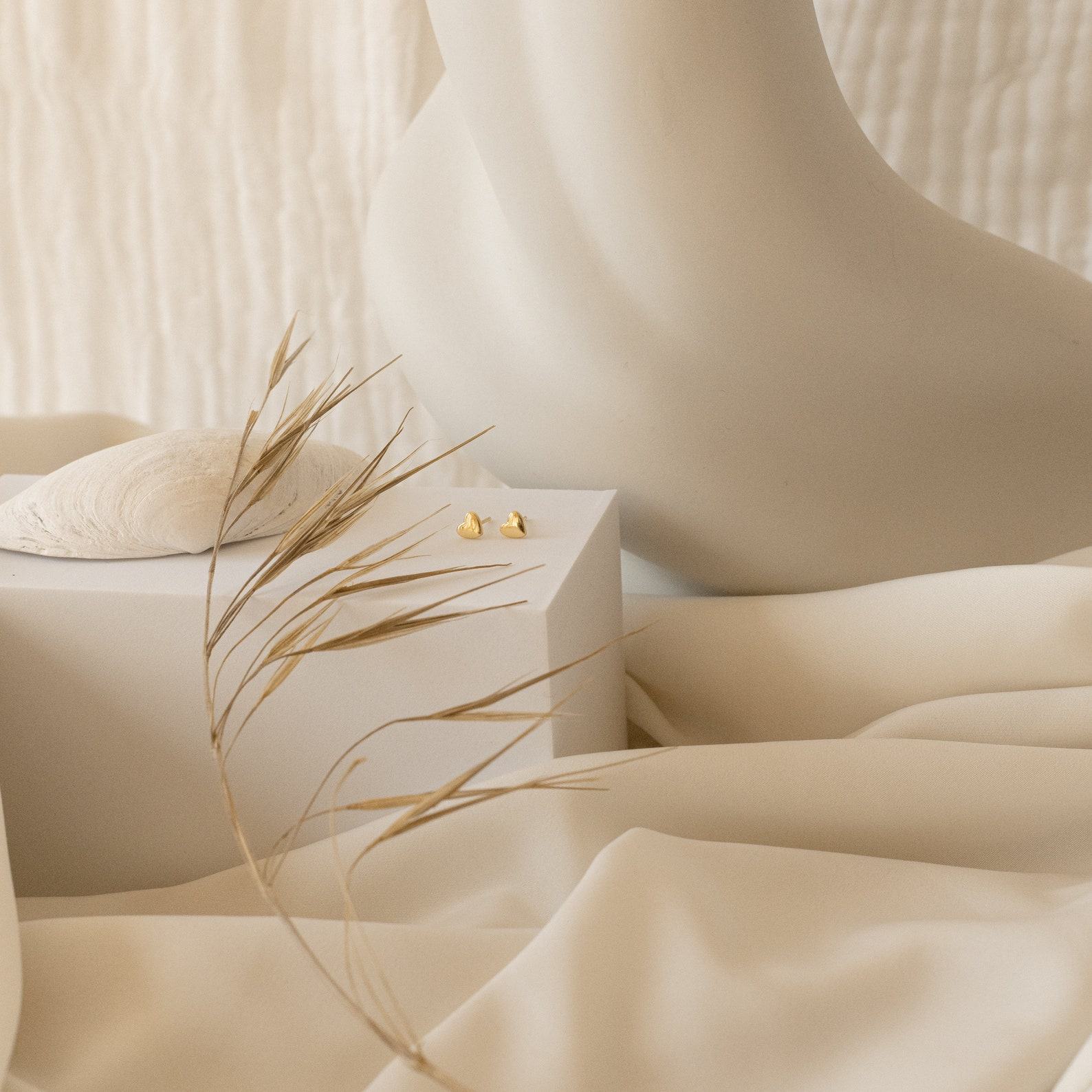 Sparkling Heart Studs Timeless Elegance for Every Occasion