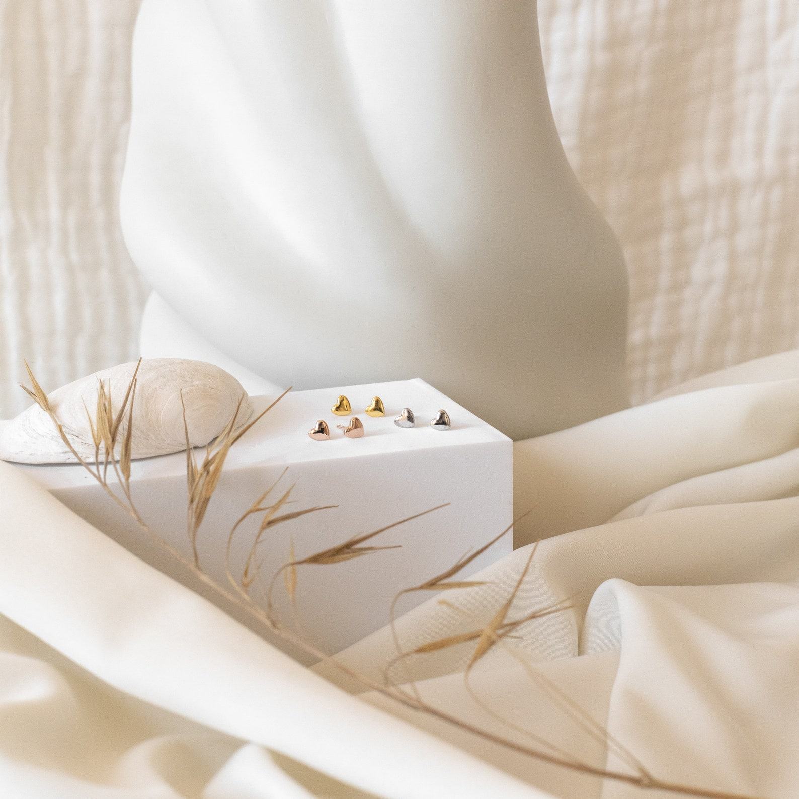 Sparkling Heart Studs Timeless Elegance for Every Occasion