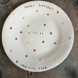 Starry Daisy Plate A Personalized Ceramic Keepsake for Birthdays and Newborns