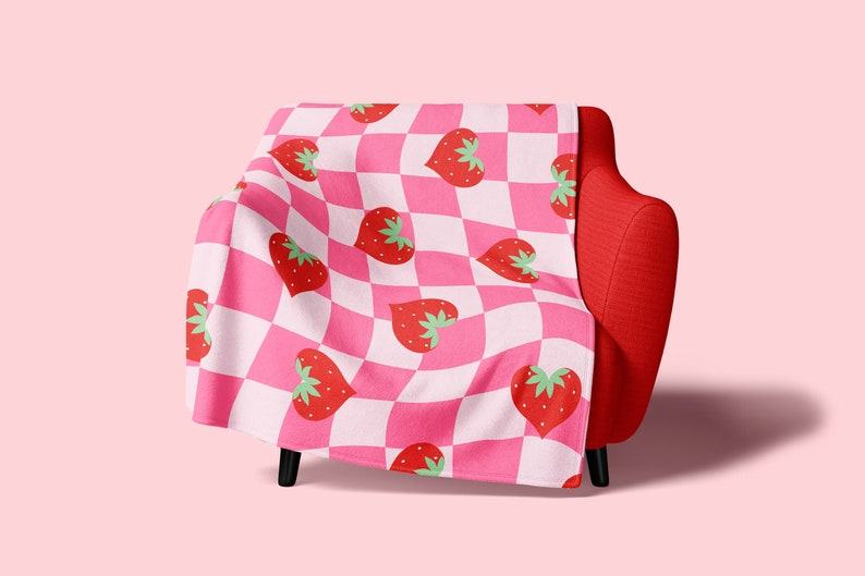 Strawberry Kisses Checkerboard Fleece Blanket for Y2K Dopamine Decor