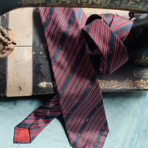 Striped Vintage Gucci Silk Necktie Timeless Elegance for the Discerning Gentleman