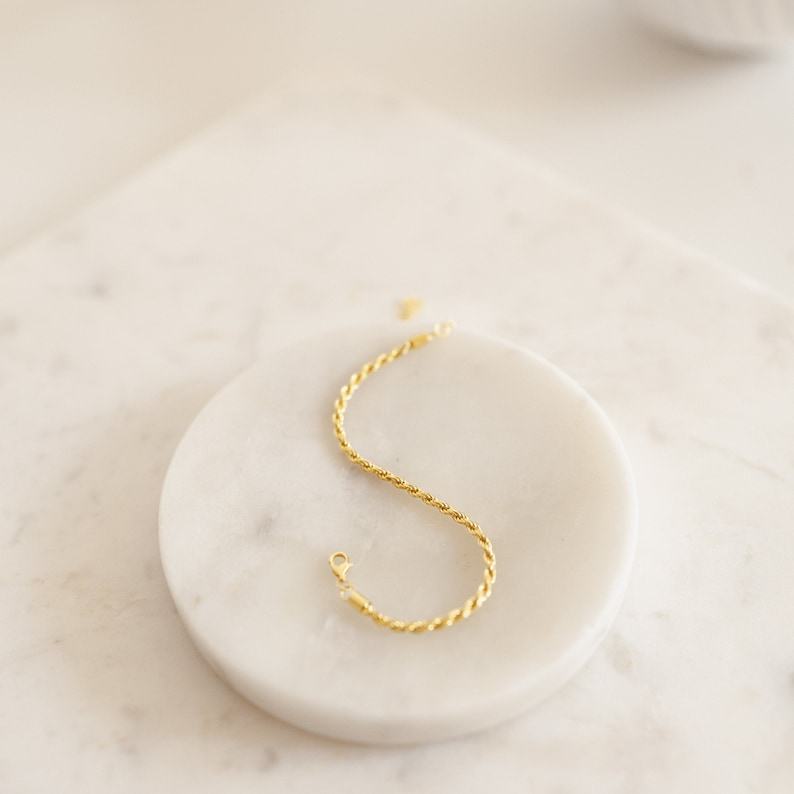 Stunning Rope Chain Bracelet Elevate Your Style with Timeless Elegance