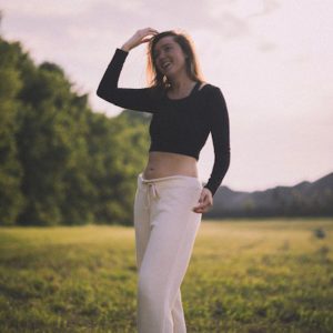 Sustainable Hemp Scoop Crop Top Eco-Conscious Style for the Modern Woman