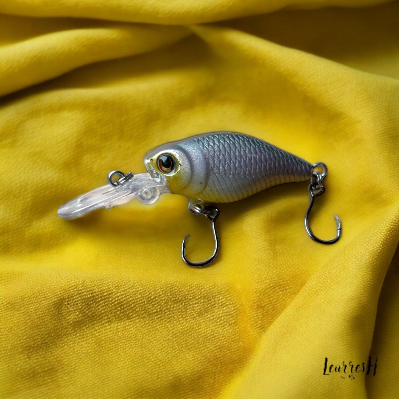 The Glittering Roach Handcrafted Hard Fishing Lure for Trout and Perch