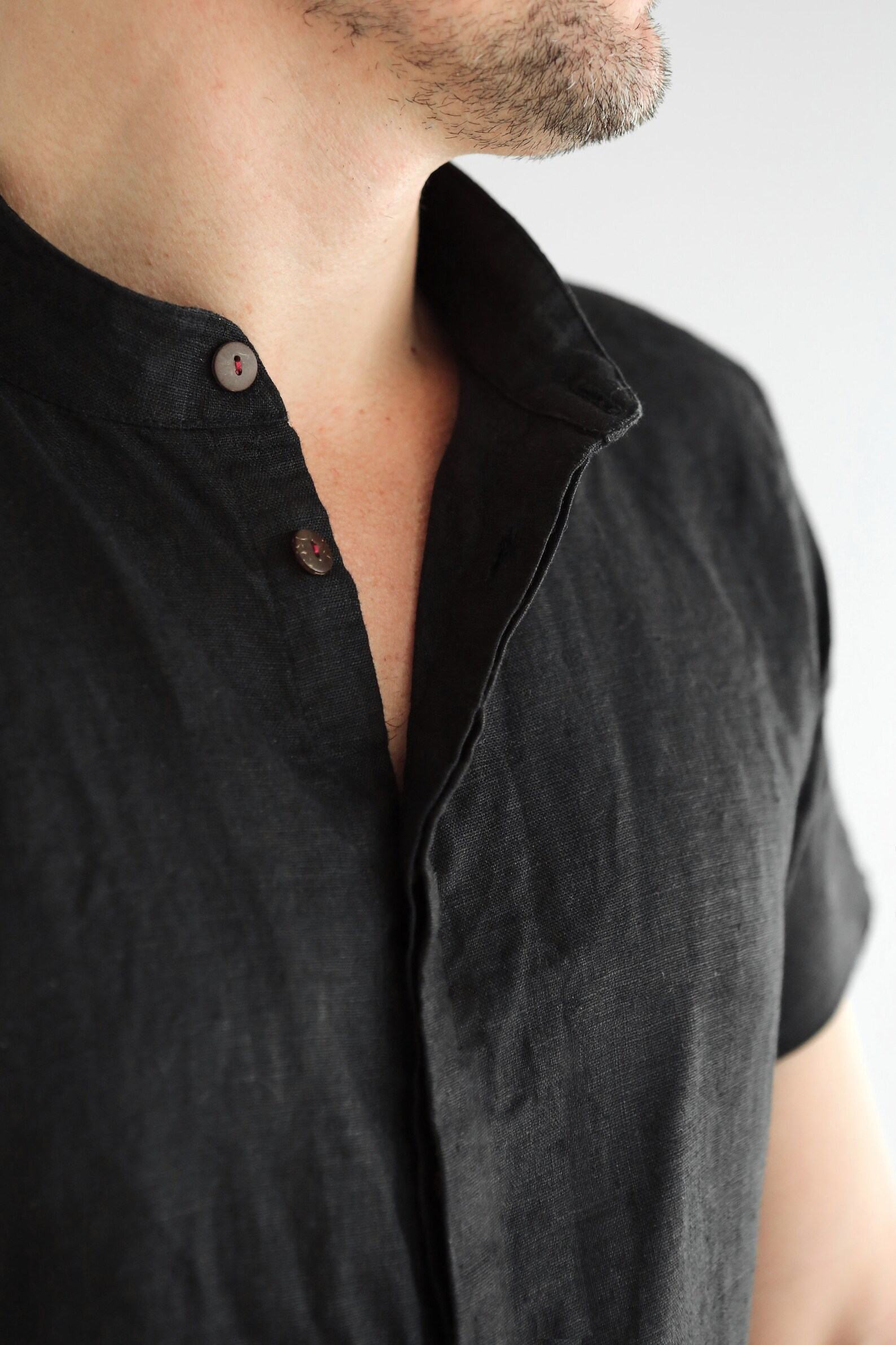 Timeless Elegance Black Linen Sleeveless Dress Shirt for Men - Image 3