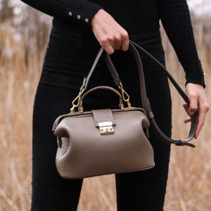Timeless Elegance LEATHER DOCTOR BAG – The Modern Lady’s Essential