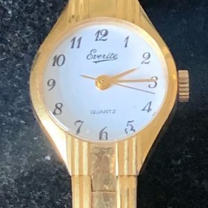 Timeless Elegance Vintage Everite Quartz Watch with Exquisite Bracelet Strap