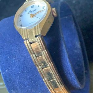 Timeless Elegance Vintage Everite Quartz Watch with Exquisite Bracelet Strap