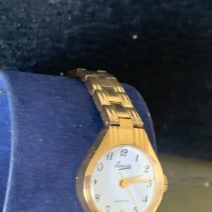 Timeless Elegance Vintage Everite Quartz Watch with Exquisite Bracelet Strap