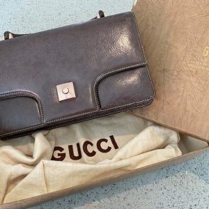 Timeless Elegance Vintage Gucci Leather Briefcase for the Discerning Professional