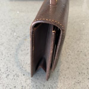 Timeless Elegance Vintage Gucci Leather Briefcase for the Discerning Professional