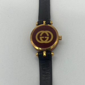 Timeless Elegance Vintage Gucci Watch with Iconic Red/Green Trim