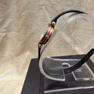 Timeless Elegance Vintage Gucci Watch with Iconic Red/Green Trim