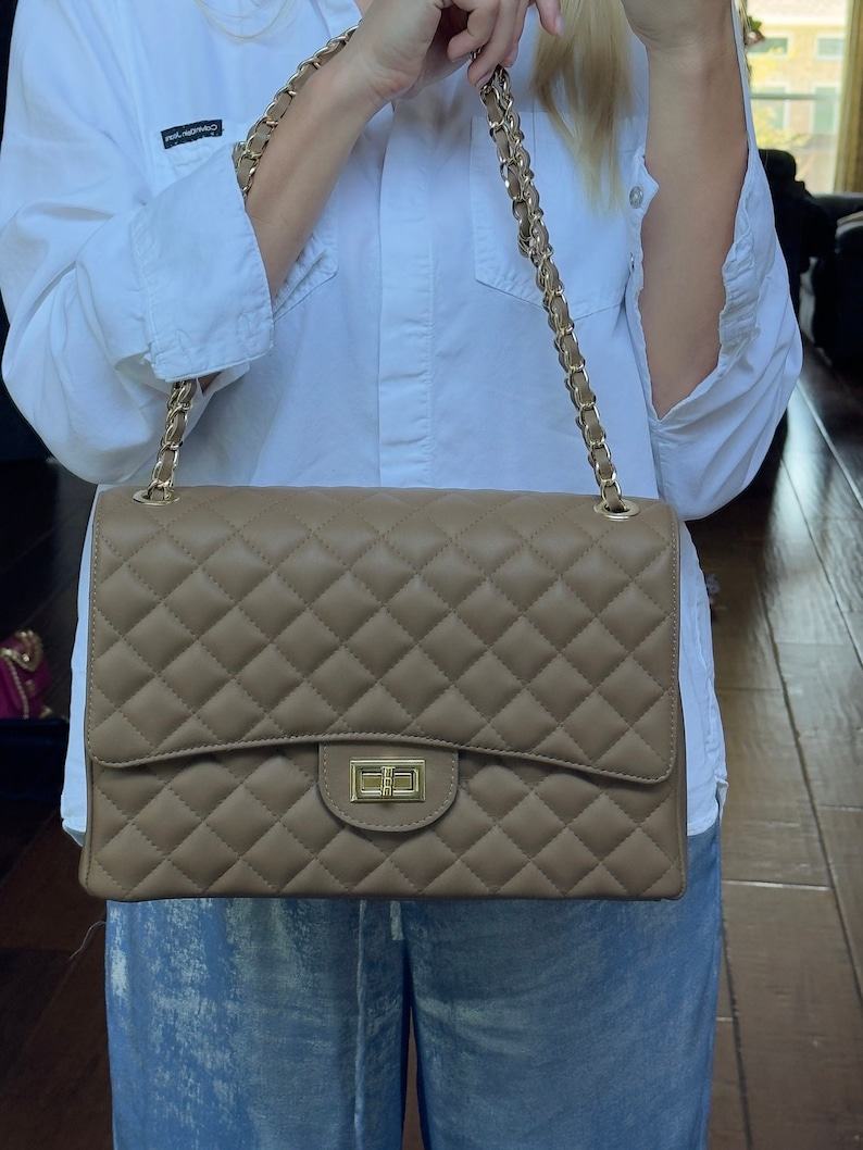 Timeless Italian Leather Shoulder Bag A Symphony of Style and Sophistication