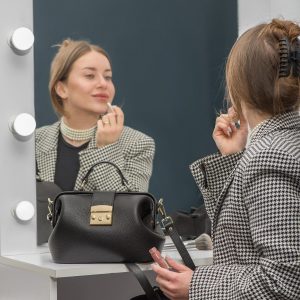 Timeless Leather Satchel The Epitome of Style and Functionality for Women