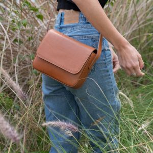 Timeless Leather Shoulder Bag Elevate Your Style with Classic Elegance