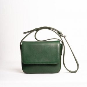 Timeless Leather Shoulder Bag Elevate Your Style with Classic Elegance