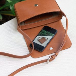 Timeless Leather Shoulder Bag Elevate Your Style with Classic Elegance