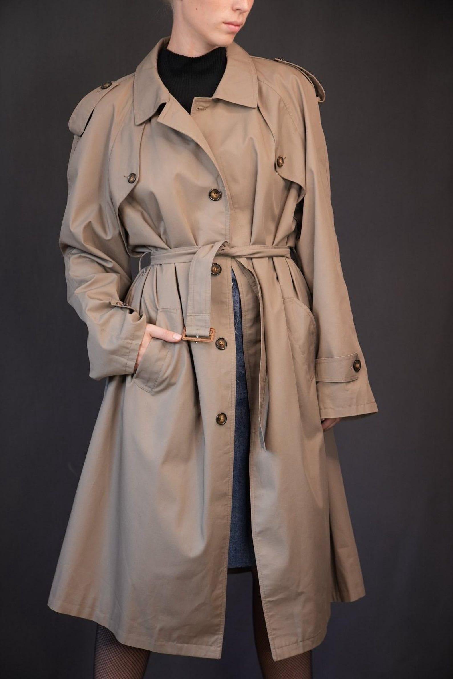Timeless Taupe Trench A Vintage Masterpiece with Checkered Charm - Image 2