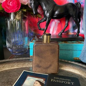 Ultra Rare Vintage GUCCI Leather Flask A Timeless Collectible for the Discerning Connoisseur