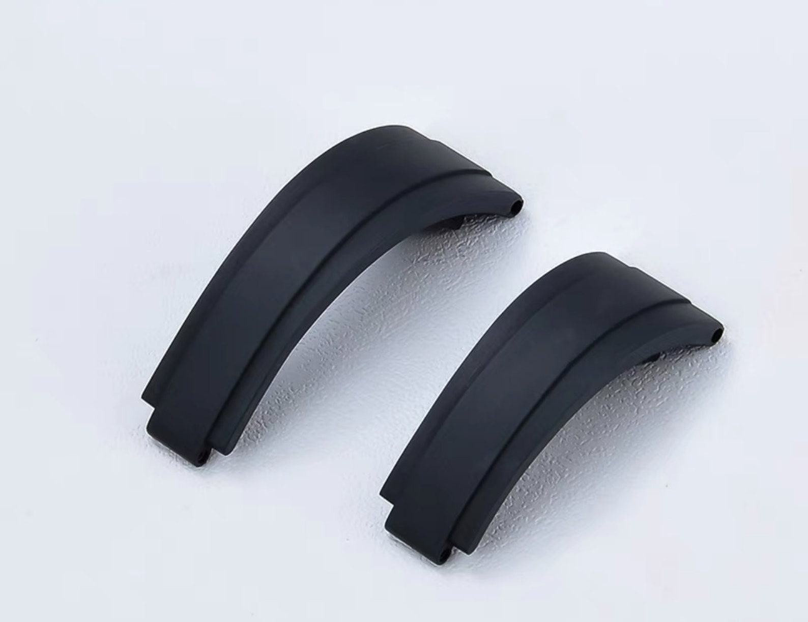 Unleash the Ultimate Comfort and Style Elevate Your Rolex with Our Premium 20mm Oysterflex Rubber Strap - Image 3