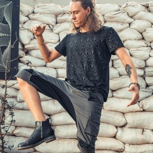 Unleash Your Style Drop-Crotch Cargo Shorts for Men, the Ultimate Festival and Streetwear Essential