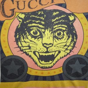 Unleash Your Wild Side Gucci’s Captivating Tiger Print Sprovveduta Eta T-shirt