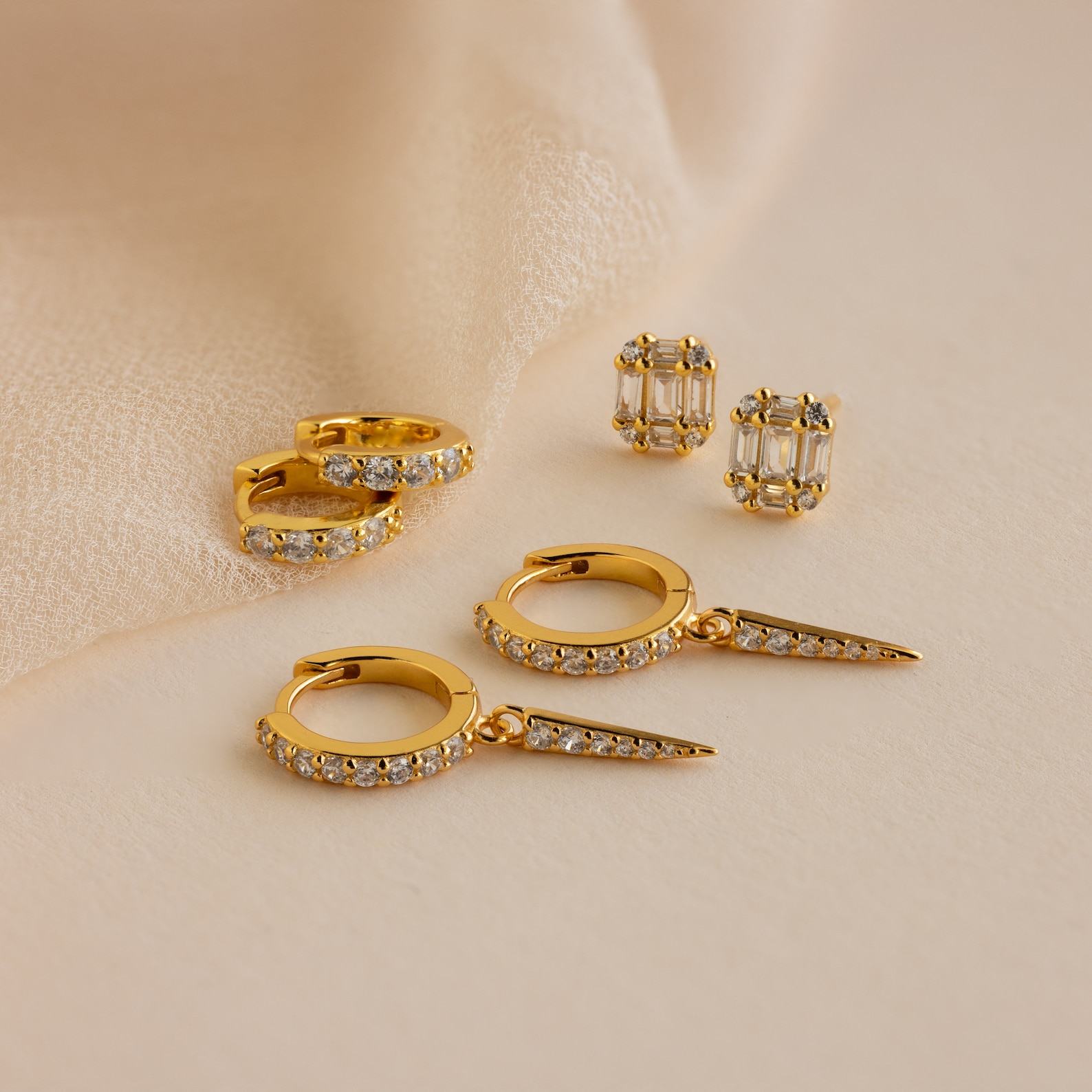 Unveil the Mystery Caitlyn Minimalist’s Surprise Earrings Box with Velvet Case (Value $90)