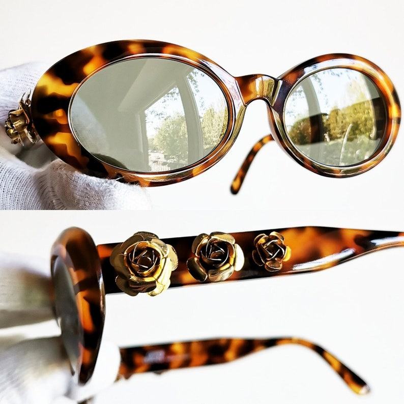 VERSACE Vintage Oval Sunglasses Rare Gold Roses, Tortoise Brown, NOS 90s/Y2K