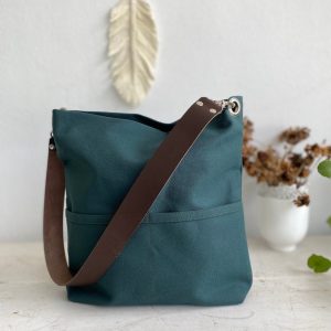 Versatile Canvas Tote Your Everyday Companion with Style and Functionality