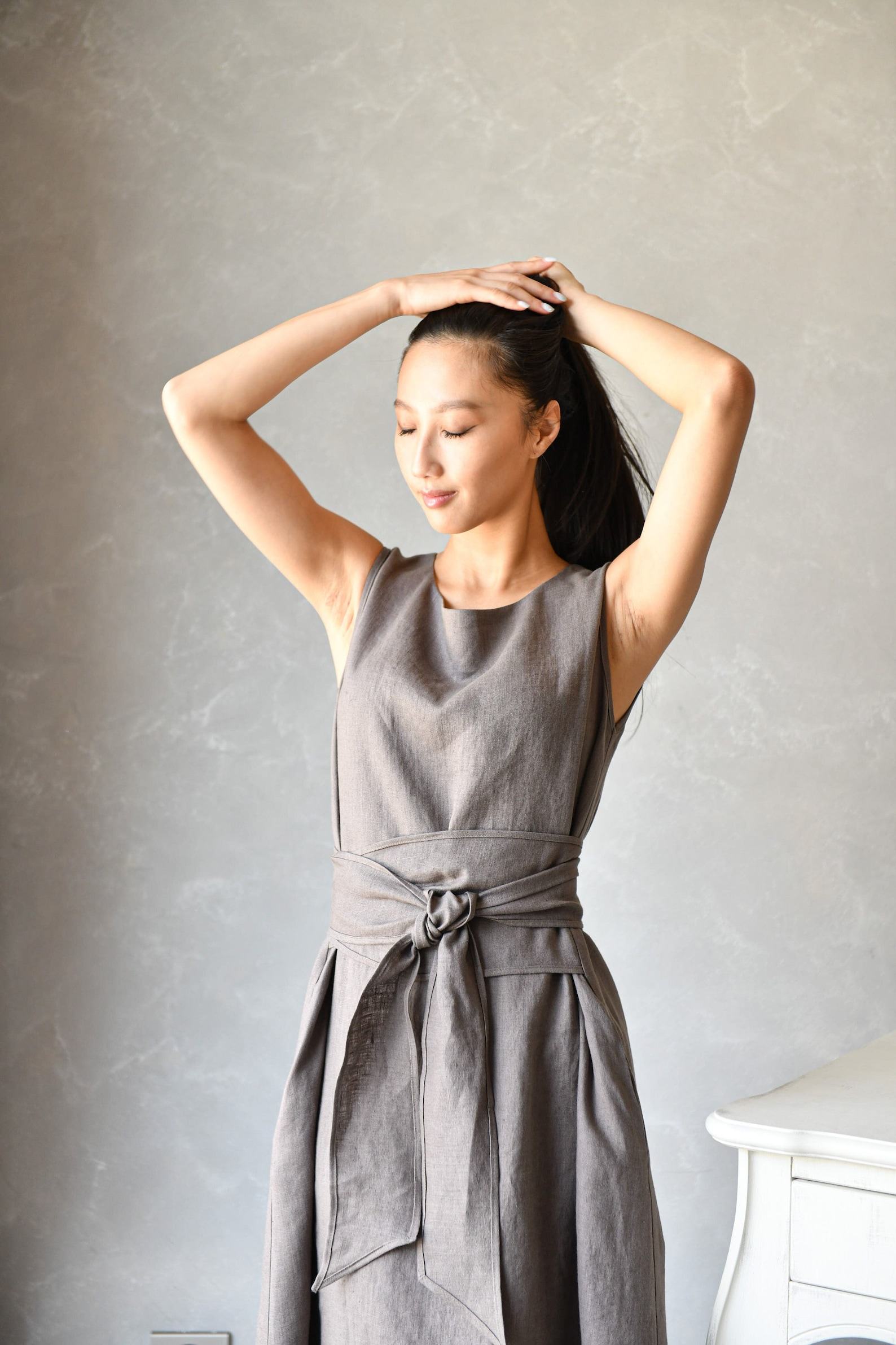 Versatile Linen Dress Transform Your Style with DAPHNE’s Multiway Design - Image 3