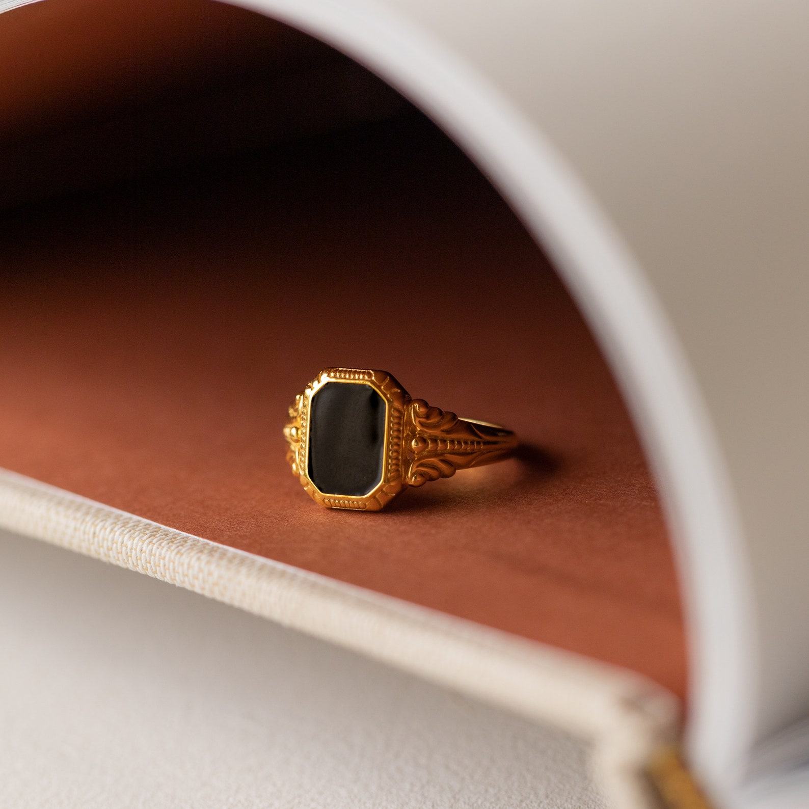 Vintage Black Signet Ring A Timeless Statement for the Modern Individual
