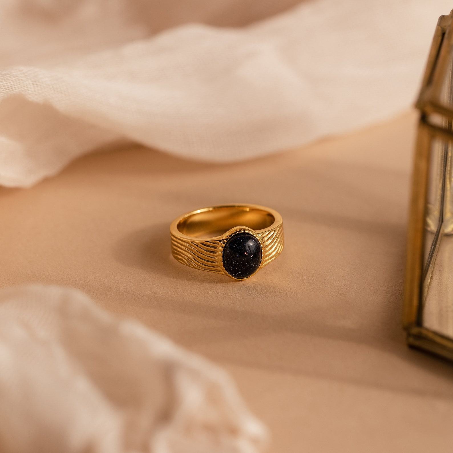 Vintage Black Signet Ring A Timeless Statement of Boldness