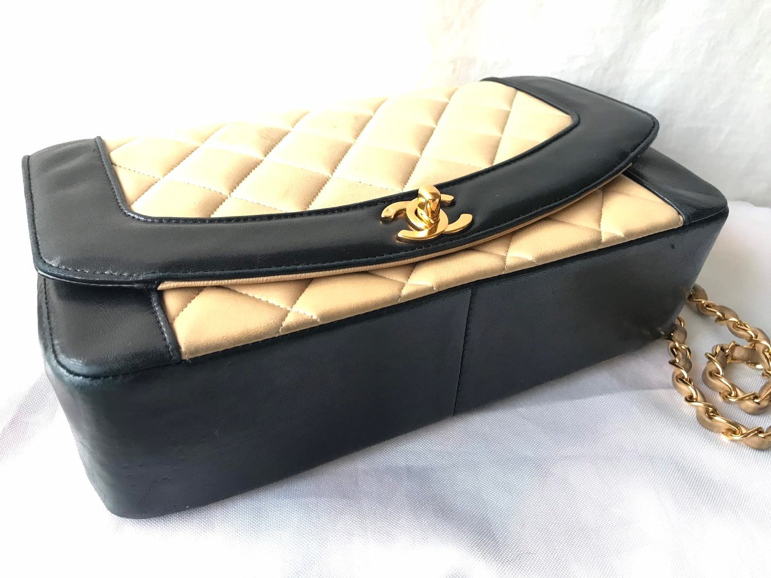 Vintage CHANEL Beige and Black Lambskin 2.55 Classic Flap Shoulder Bag with Golden CC - Image 6