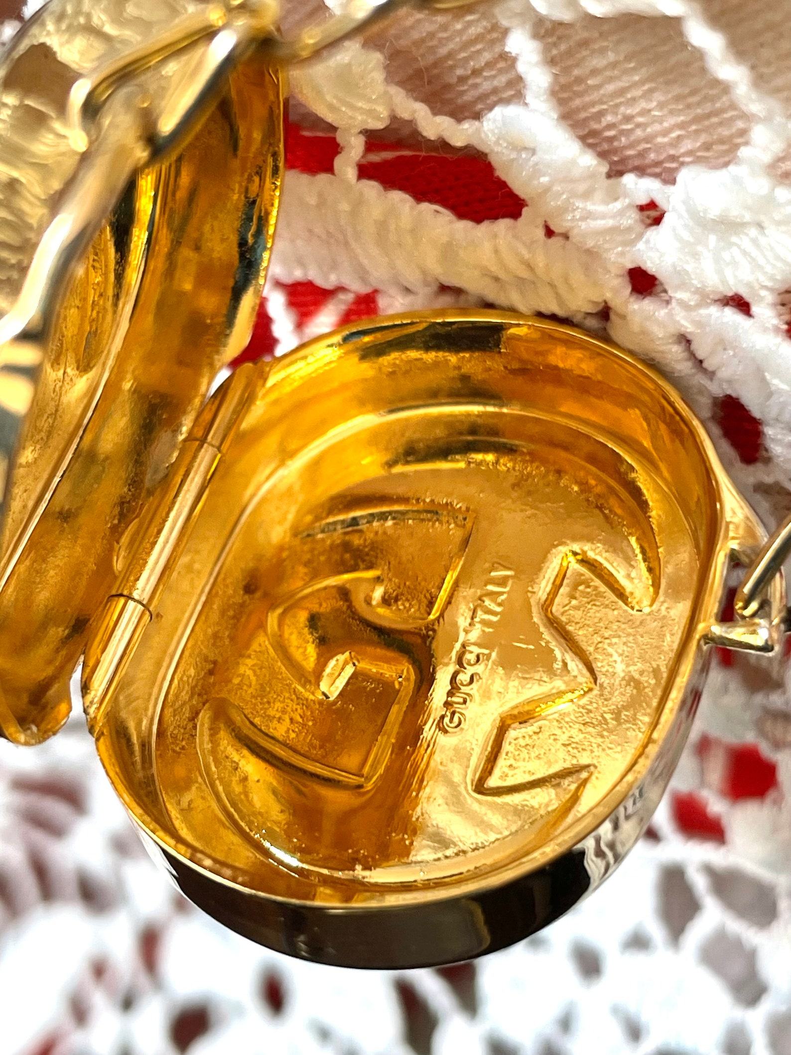 Vintage Gucci Gold Skinny Chain Necklace with Oval Pill Case Pendant - Image 4