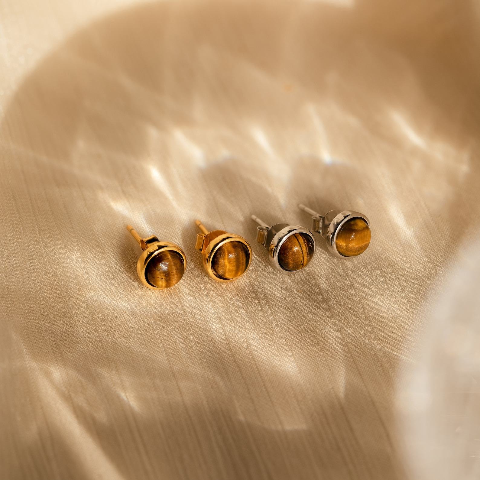 Vintage-Inspired Round Gemstone Studs Minimalist Elegance in Jade, Opal, and Labradorite