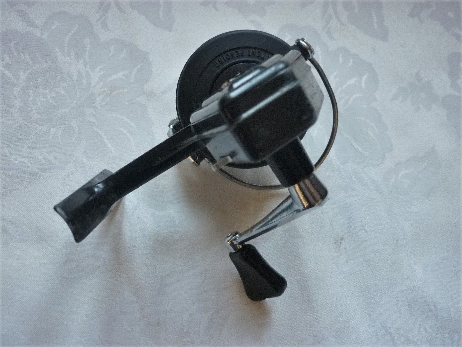 Vintage MITCHELL 320 BALZER The Legendary Fishing Reel for Anglers of All Levels - Image 3