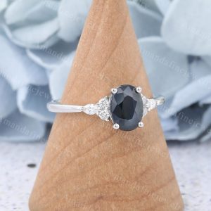 Vintage Oval Teal Sapphire Engagement Ring A Timeless Treasure for Your Special Day