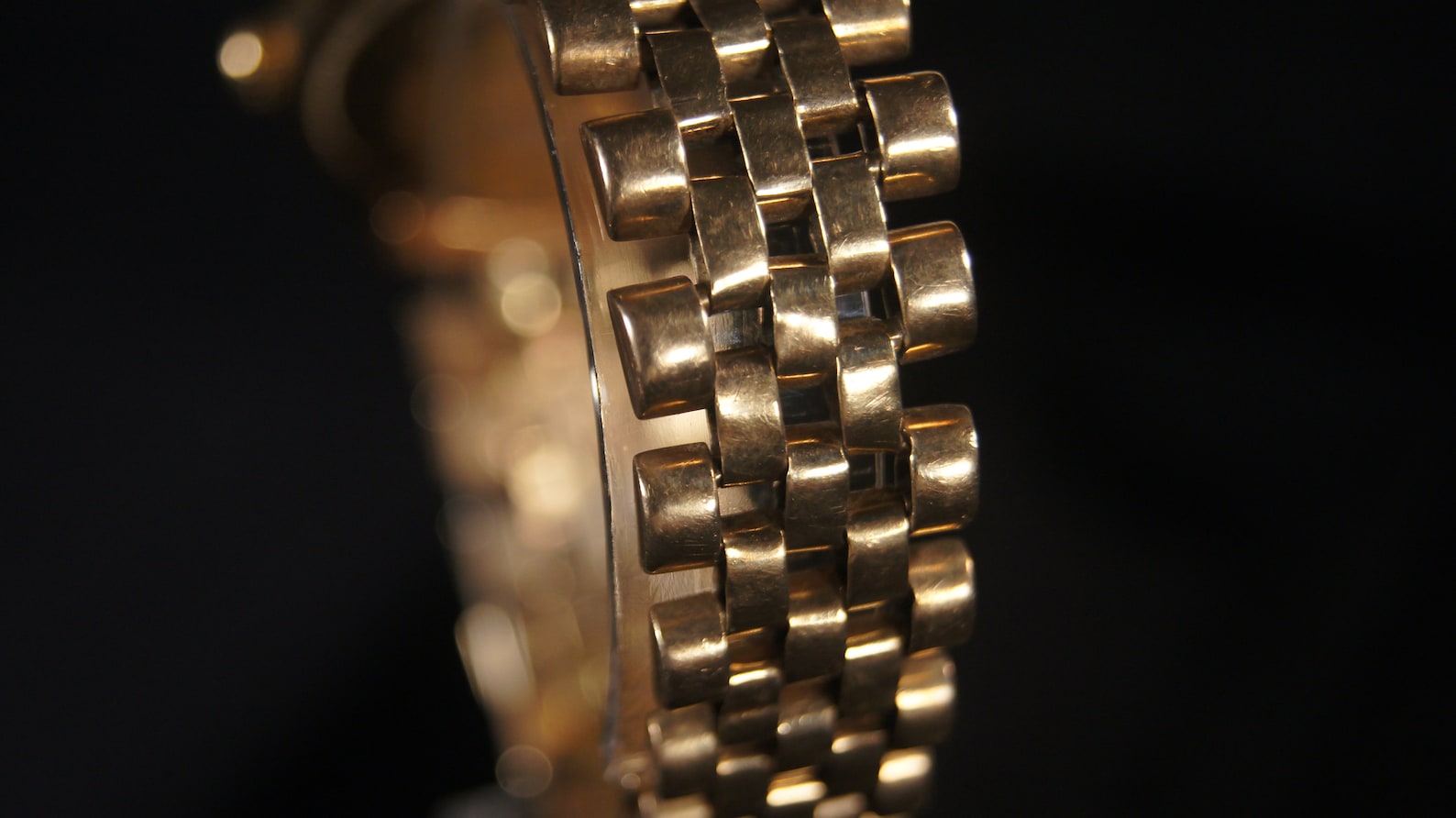Vintage Rolex Oyster Perpetual A Timeless Treasure in 14K Gold (Circa 1965) - Image 5