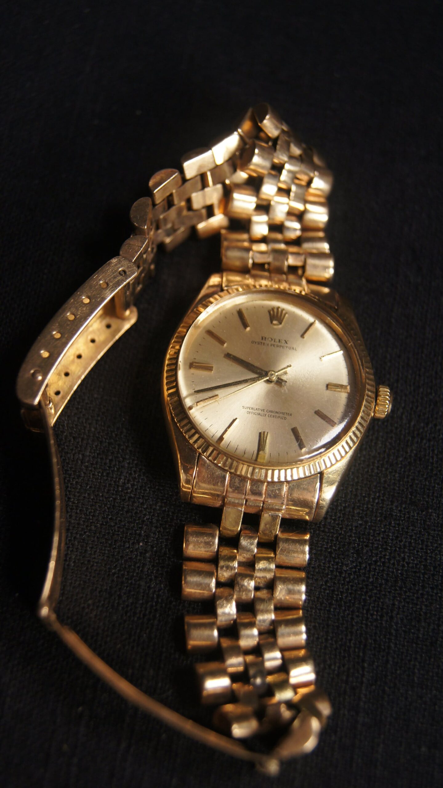 Vintage Rolex Oyster Perpetual A Timeless Treasure in 14K Gold (Circa 1965) - Image 4