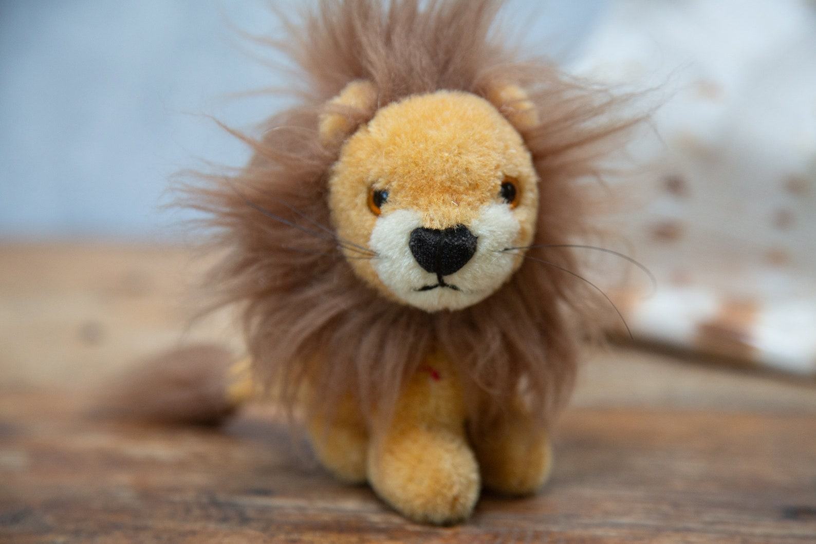 Vintage Steiff Lion Cub A Timeless Treasure with Classic Charm - Image 2