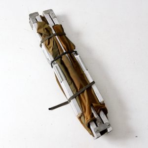 Vintage X-Frame Cot Timeless Elegance for Your Little One’s Slumber